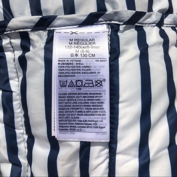 Gap kids navy blue puffer vest with gold stars, Medium - Picture 7 of 8